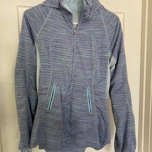 Blue patterned lululemon jacket - size 6